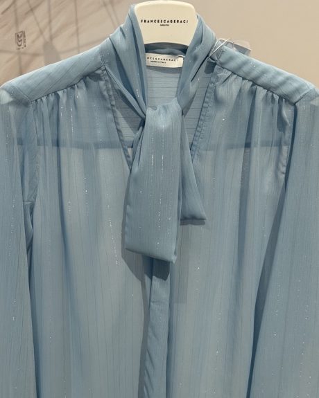 photo_5818778623148756229_y